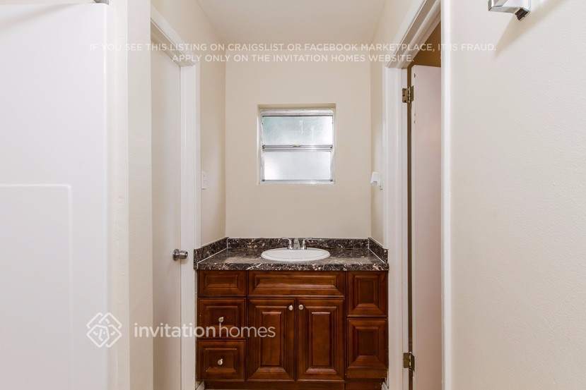 Building Photo - 105 Ridge Ct