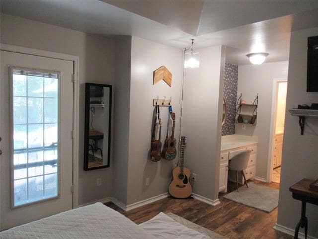 Building Photo - 707 High Crest Dr
