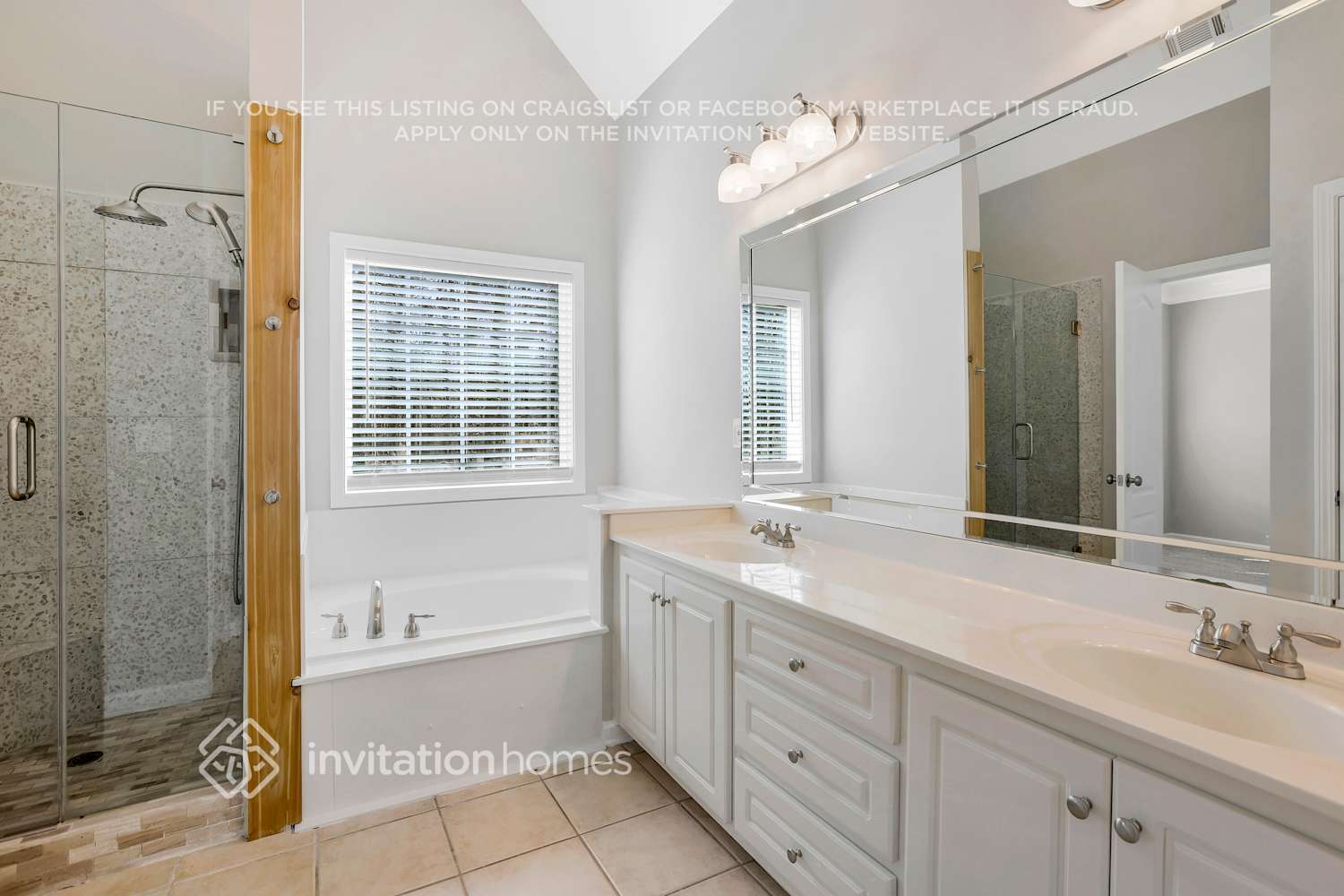 Building Photo - 495 Langley Creek Dr