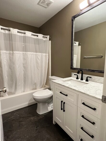 Bathroom 2 (upstairs) - 4701 Rainbow Trout Dr