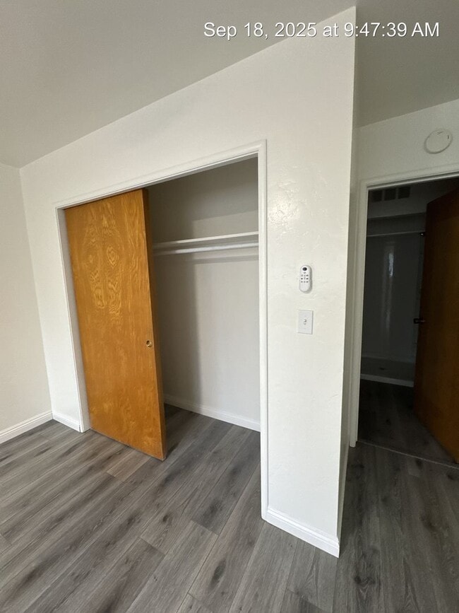 Building Photo - 4076