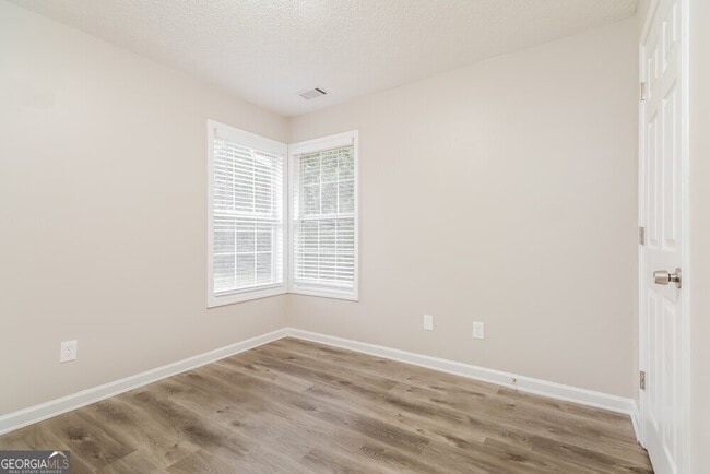 Building Photo - 1204 Genelle Ct