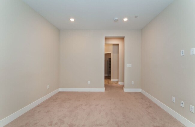 Building Photo - A Meticulously Upgraded Townhouse  *Age Restricted 55+