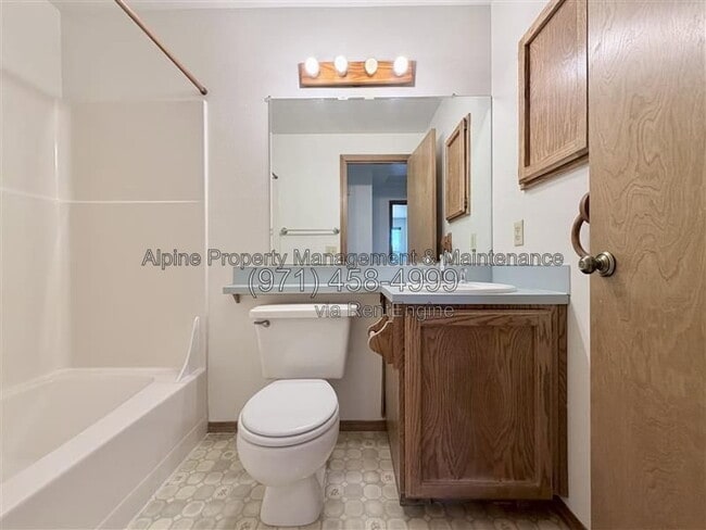 Building Photo - 7066 SW 156th Ave