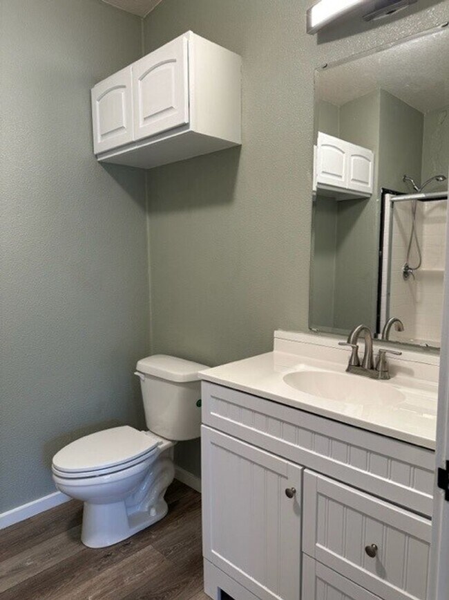 Building Photo - FREE RENT AND $1,000 SECURITY DEPOSIT - Single Level Updated Home w/ Spacious Yard and Loads of S...
