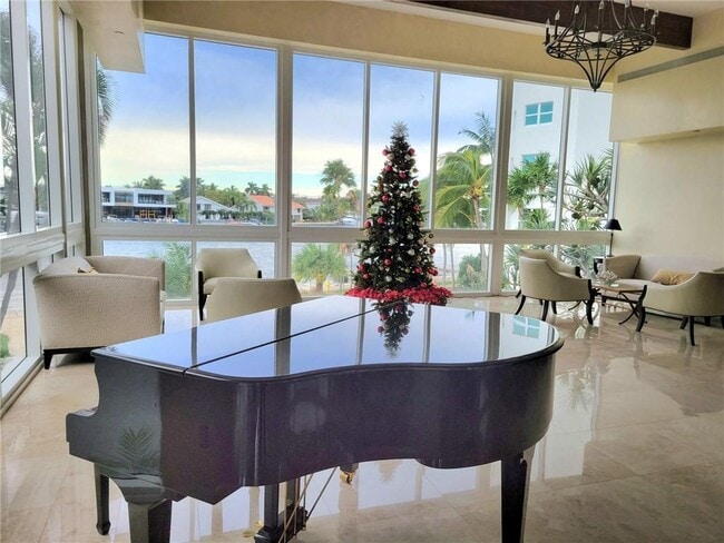 Building Photo - 20281 E Country Club Dr