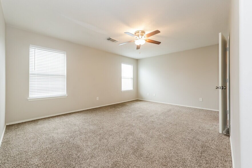Building Photo - 4931 Winding View Ln