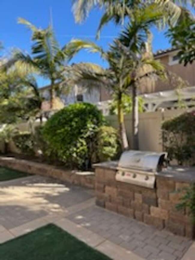 Building Photo - 4BD/2.5BATH FAMILY HOME-$4100 PER MO.