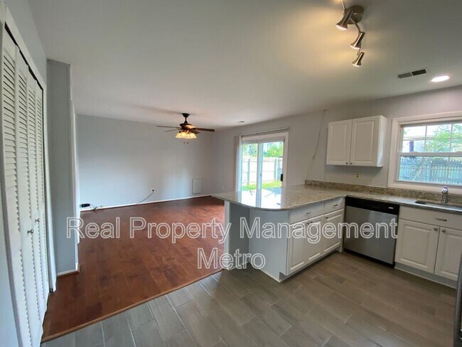 Building Photo - 1902 Stone Hearth Ct
