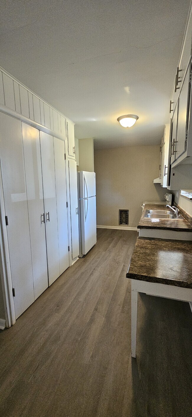 Building Photo - 1434 N Campbell Ave