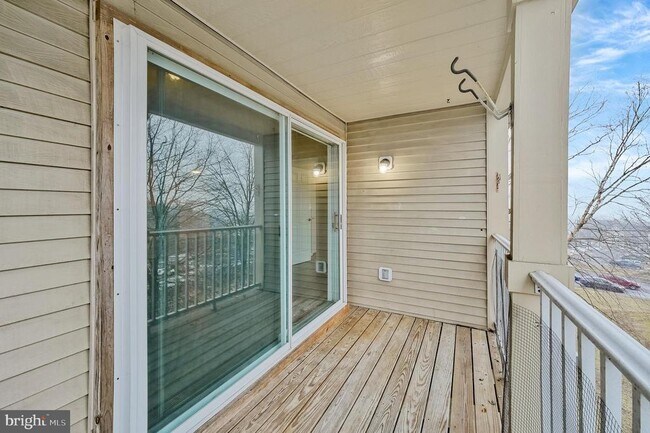 Building Photo - 1060 Gardenview Loop