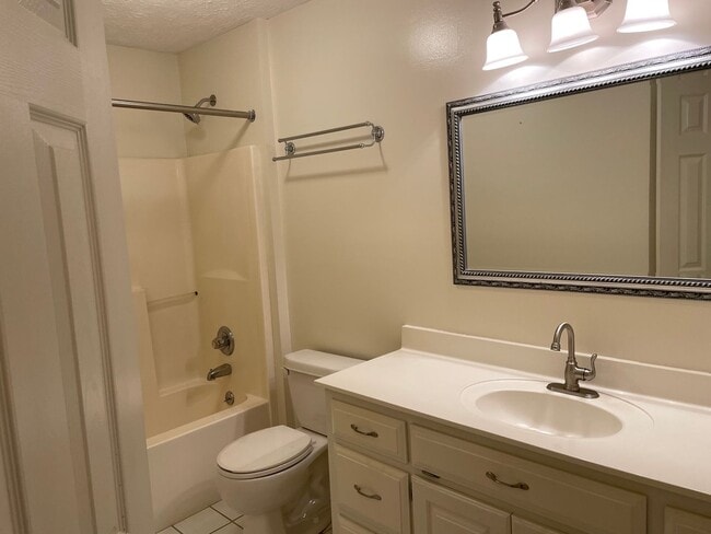 Building Photo - Beautiful 3/2 in Glynwood neighborhood, Prattville