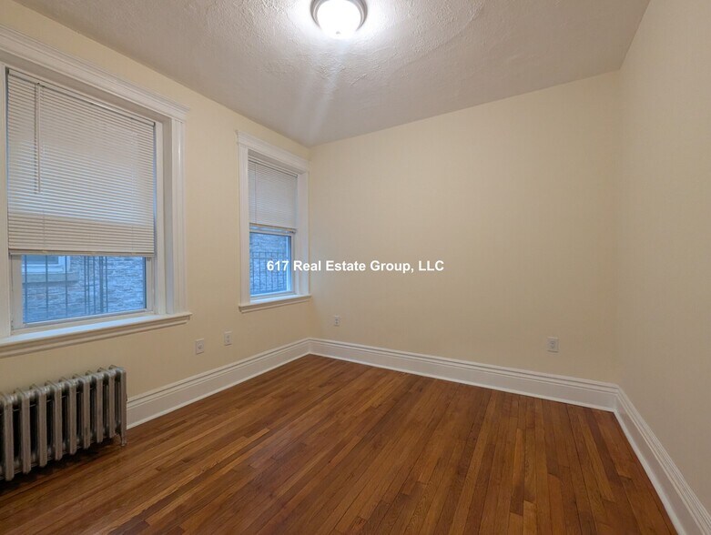 Building Photo - 29 Delano Park