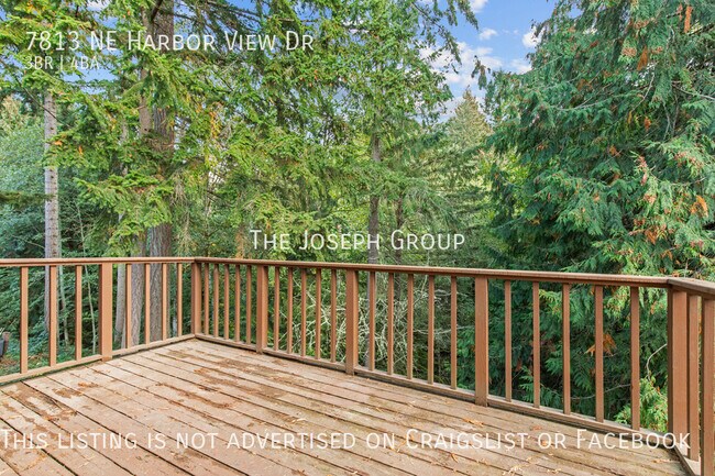 Building Photo - 3-bedroom, 3.5-bathroom charmer in Poulsbo!