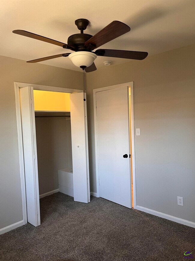 Building Photo - 202 Sherman St