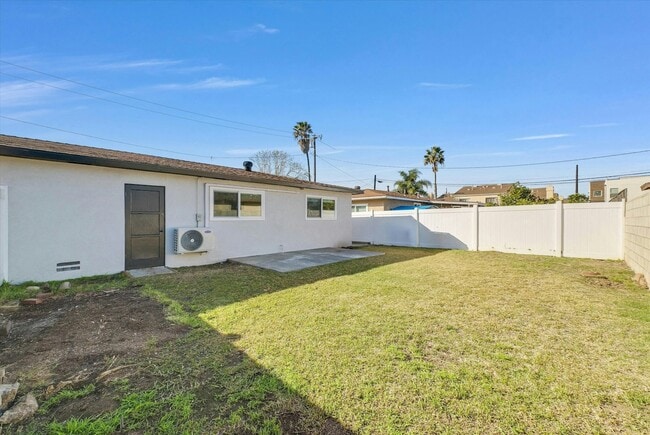 Building Photo - 18442 Patterson Ln