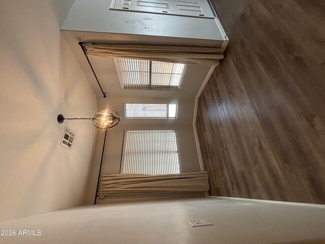 Building Photo - 948 E Savannah Dr