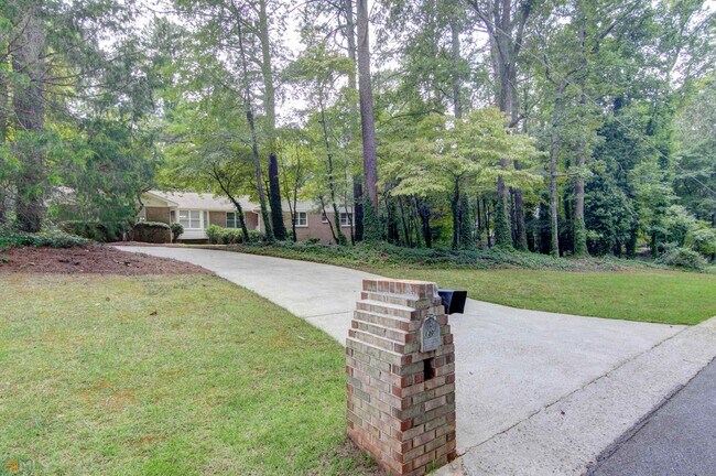 Building Photo - 130 Aspen Way