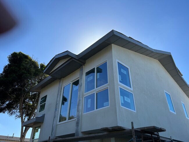 view of building - 826 Hermes Ave