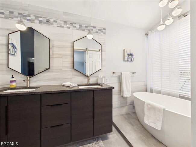 Building Photo - 27171 Enclave Dr