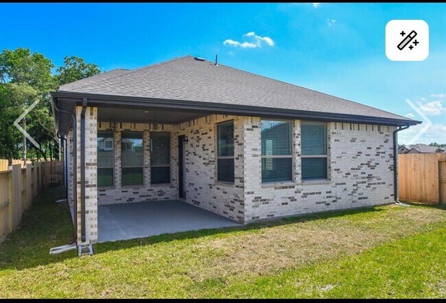 Building Photo - 10727 River Walk Dr