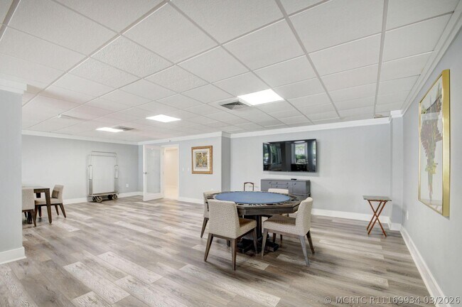 Building Photo - 3546 S Ocean Blvd