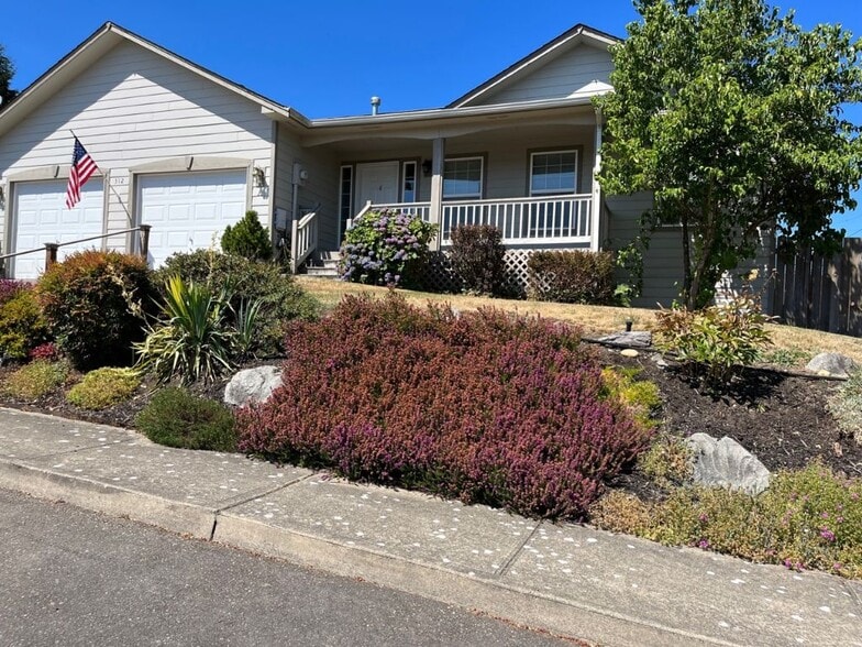 Primary Photo - 312 G St SW #A