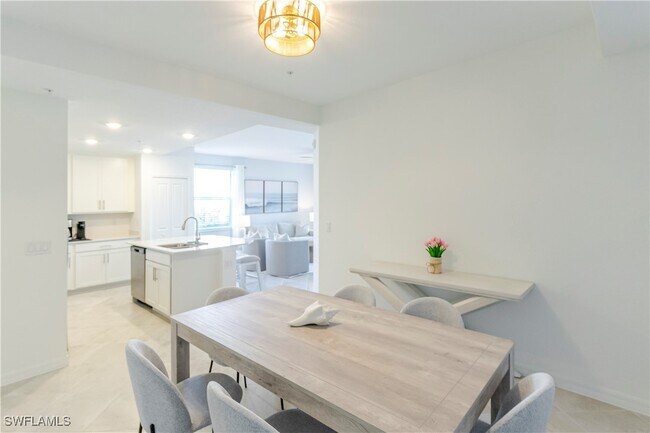 Building Photo - 15345 Grn Acrs Ave