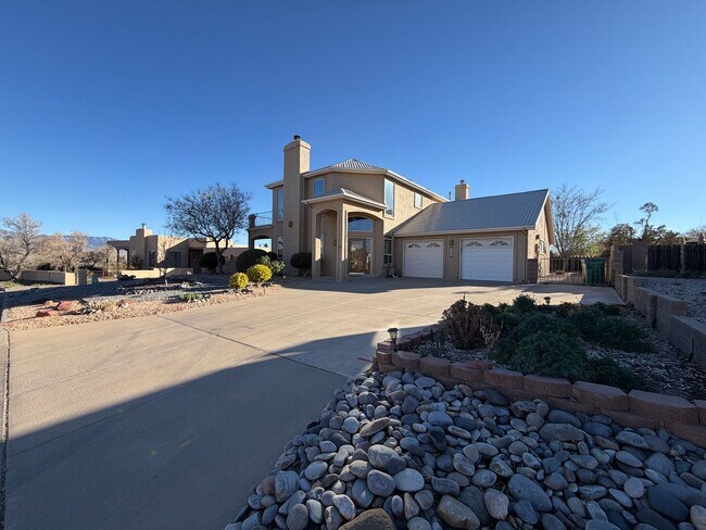Building Photo - 2 Bedroom Home Available on Cul-De-Sac with Bosque Trail Access in Rivers Edge Rio Rancho!