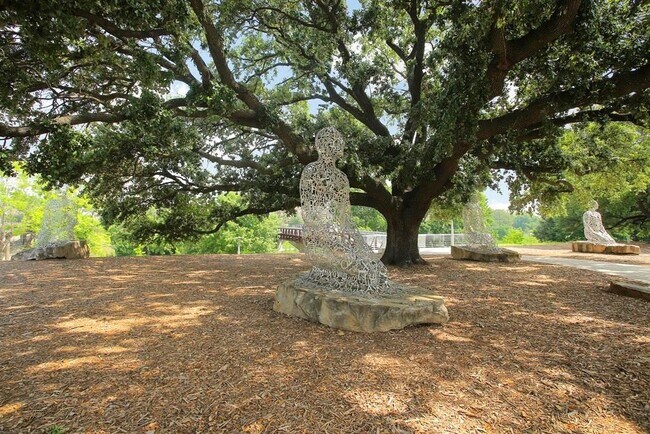 Building Photo - 228 Willard St