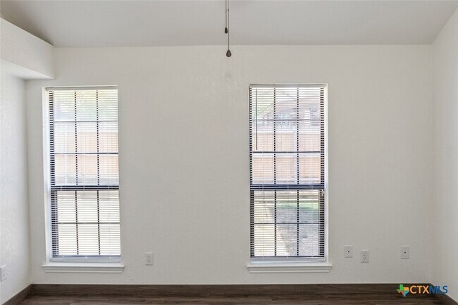 Building Photo - 615 Atkinson Ave