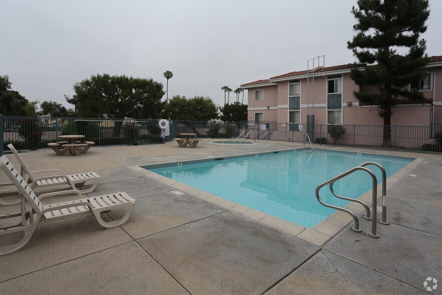 Biltmore Apartments 36033621 W Savanna St Anaheim CA 92804