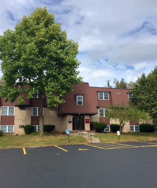 Primary Photo - Edinboro Country Square Apartments