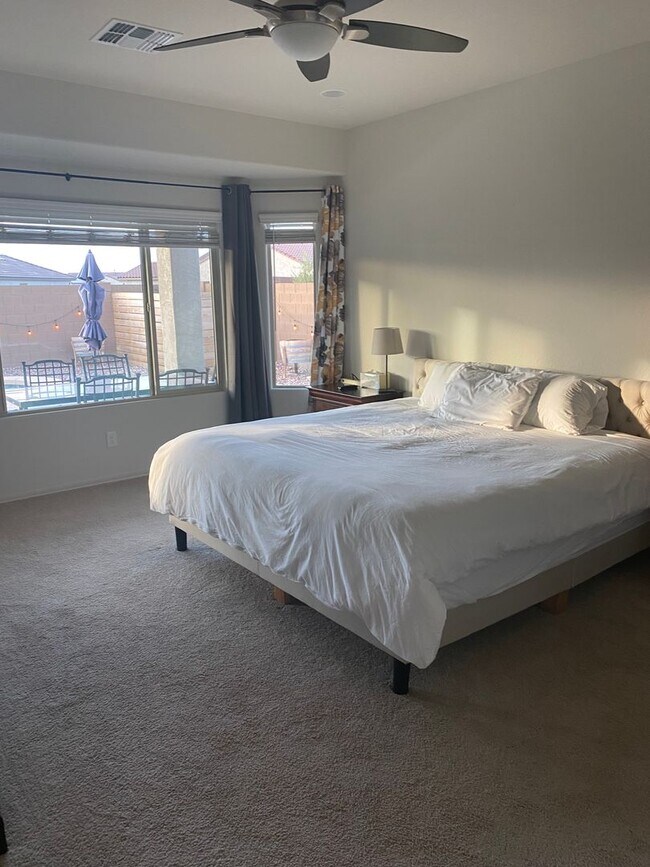 Building Photo - Fully furnished short term rental in Florence w/heated pool and spa