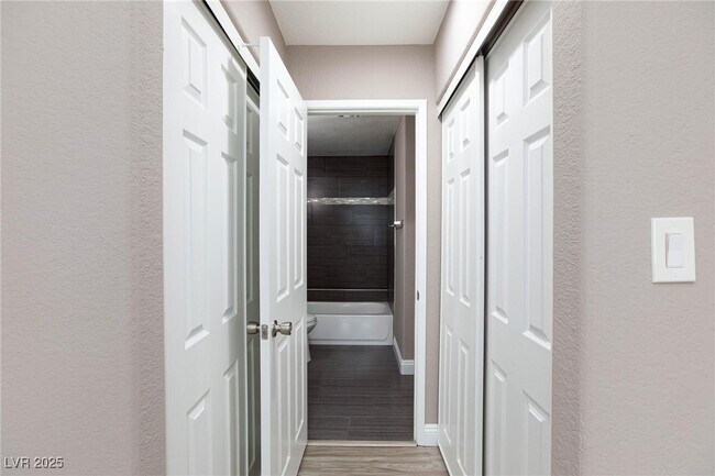 Building Photo - 5058 S Rainbow Blvd