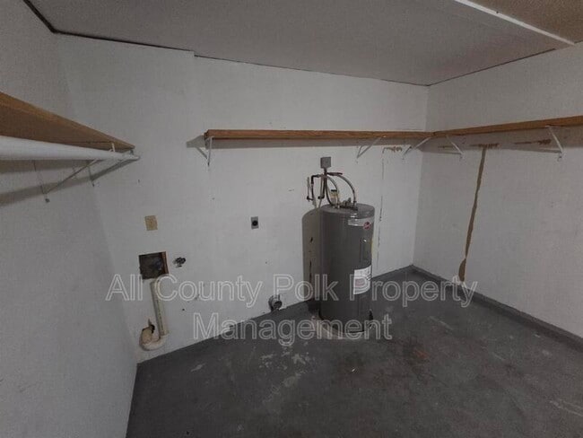 Building Photo - 4050 Marie Dr