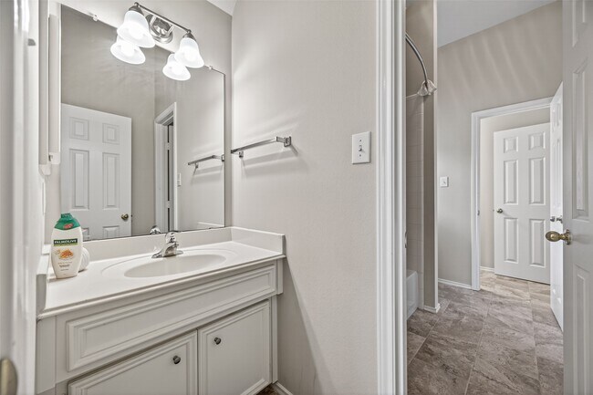 Building Photo - 5911 Indian Hills Ln