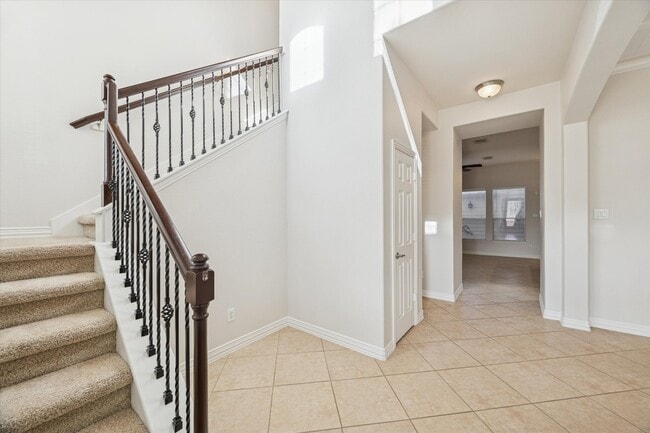 Building Photo - 9206 Sunlight Oak Ln