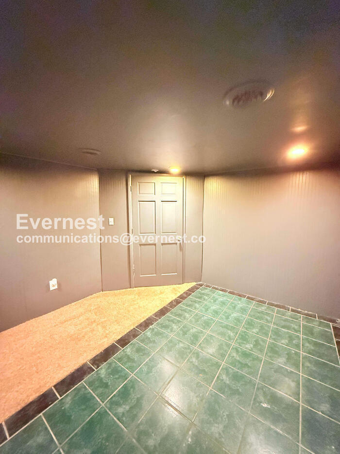 Building Photo - 19908 Heyden St