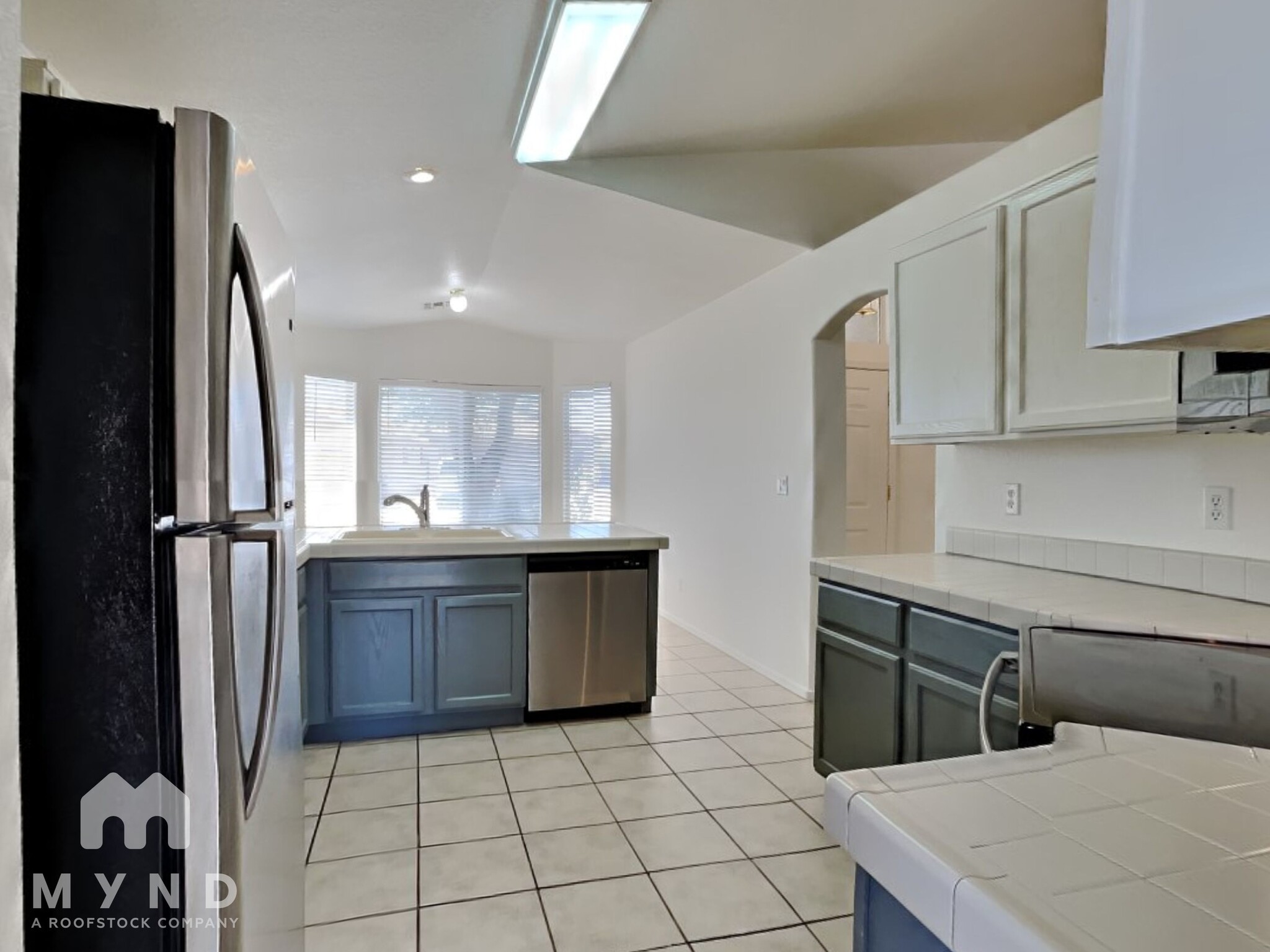 Building Photo - 2236 W Catalina View Dr
