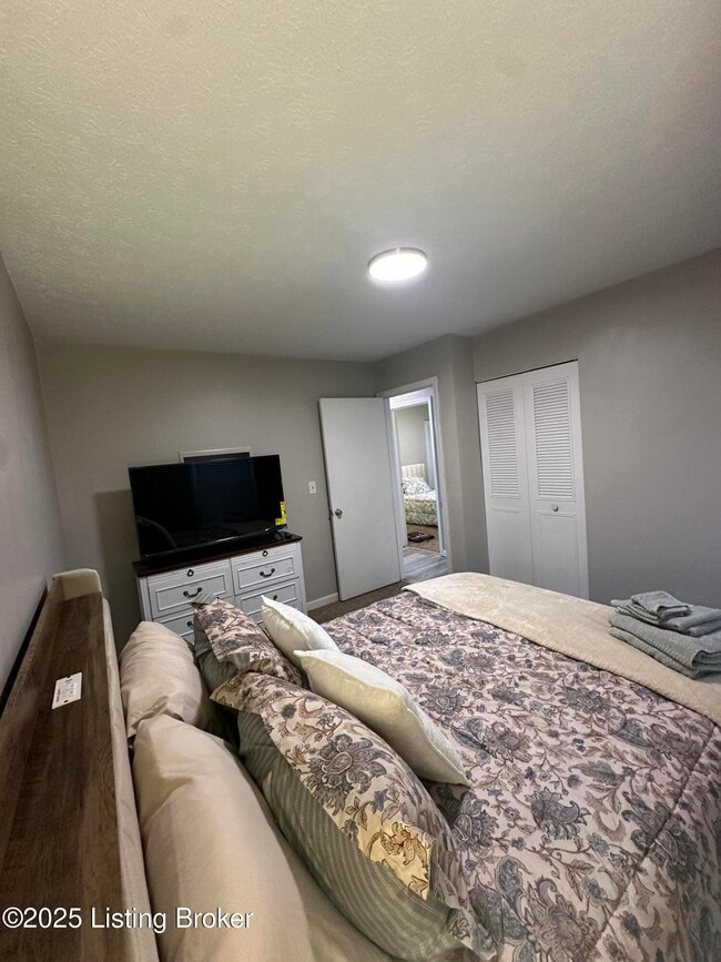 Building Photo - 5209 Fisherman Ct