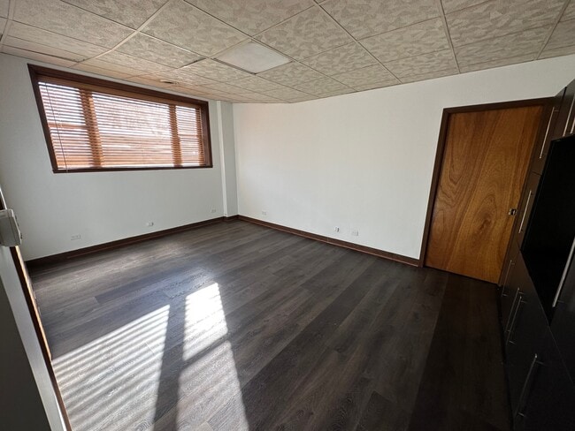 Building Photo - 4036 W Ainslie St