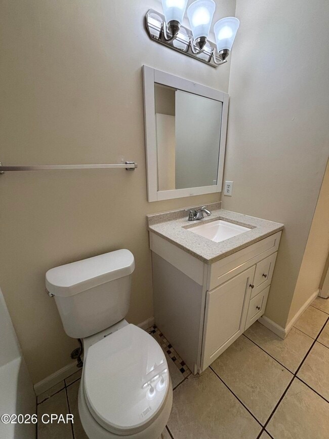 Building Photo - 1102 Frankford Ave