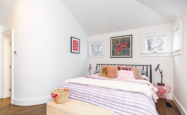 Building Photo - 41 Deep Woods Ln