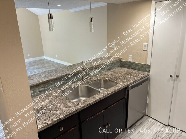 Building Photo - 4641 Country Creek Dr