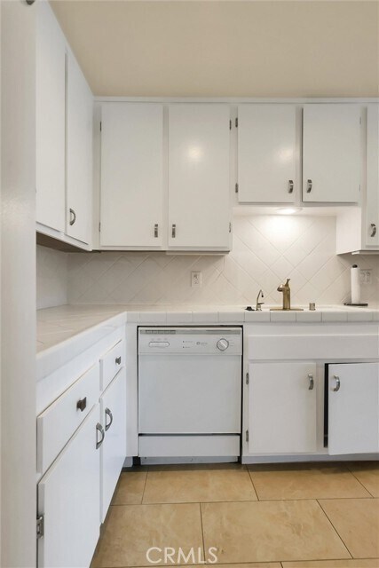 Building Photo - 6542 Ocean Crest Dr