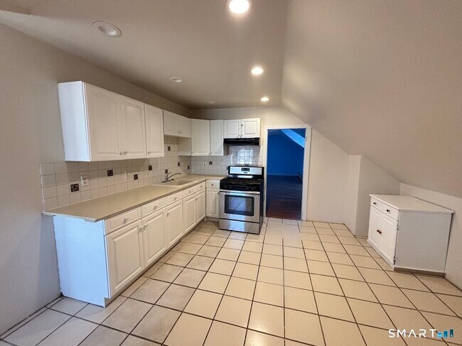 Building Photo - 358 Park Ave