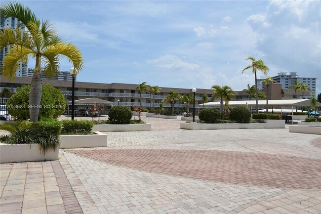 Building Photo - 1865 S Ocean Dr