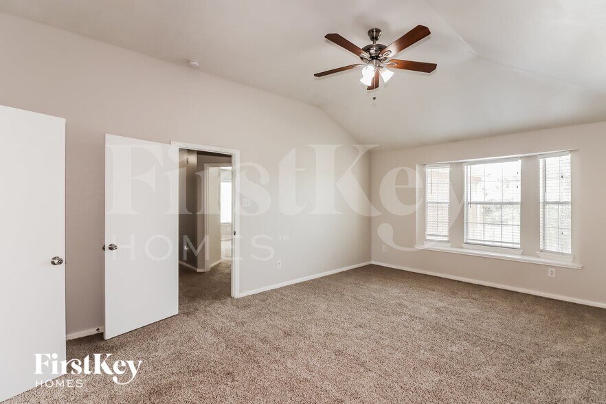 Building Photo - 25339 Barmby Dr