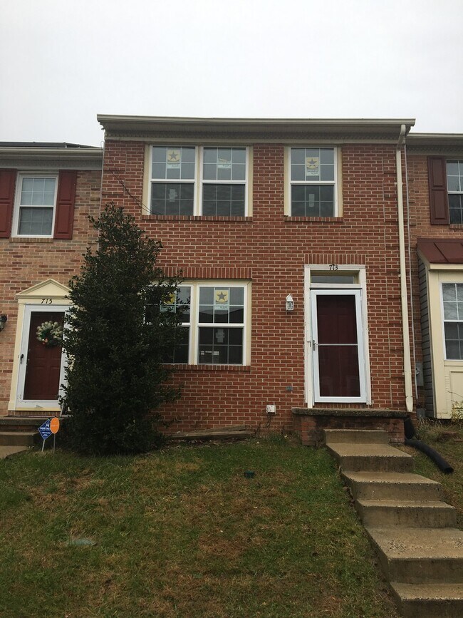 Edgewood Townhouse 713 Saint Peters Ct Edgewood MD 21040 Apartment